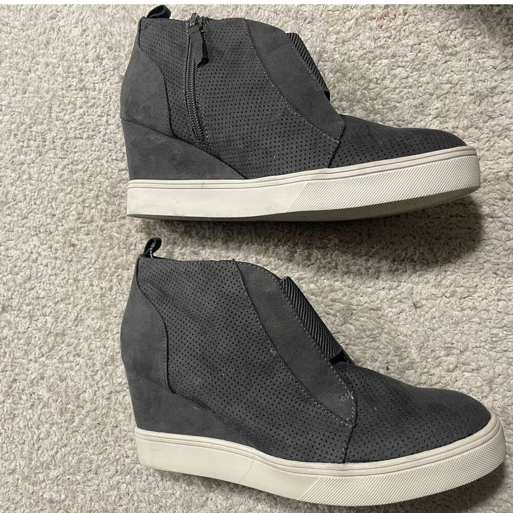 MIA Women's Size 9.5 M Arianna Faux Suede Leather Wedge Sneakers Shoes Gray Zip